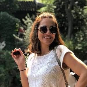 Meet your Posher, Majida